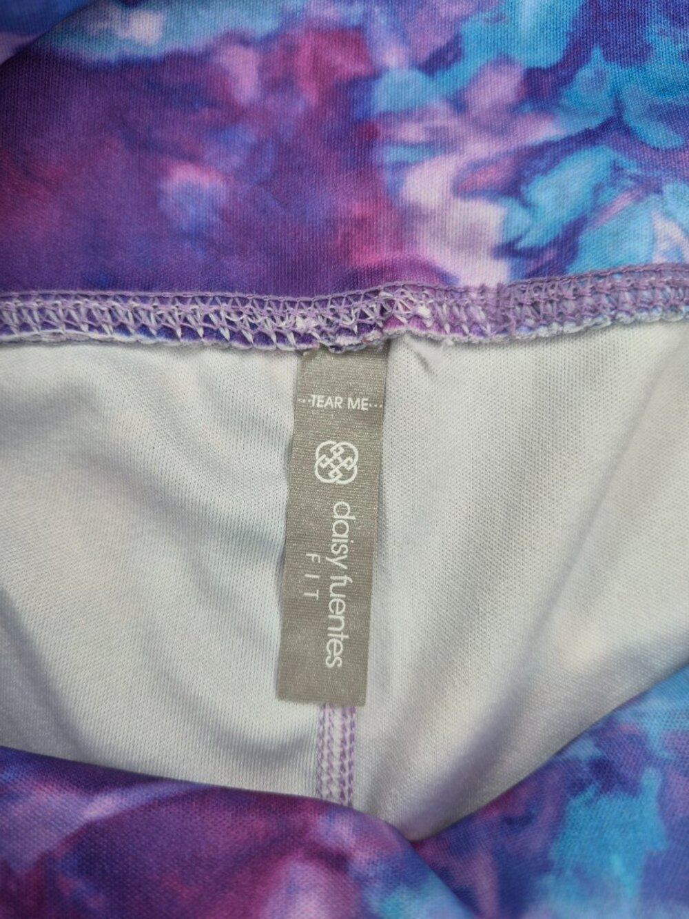 Daisy Fuentes Fit Women M Stretchy Tie Dye Purple Blue Biker Fitness Shorts READ - Picture 2 of 10